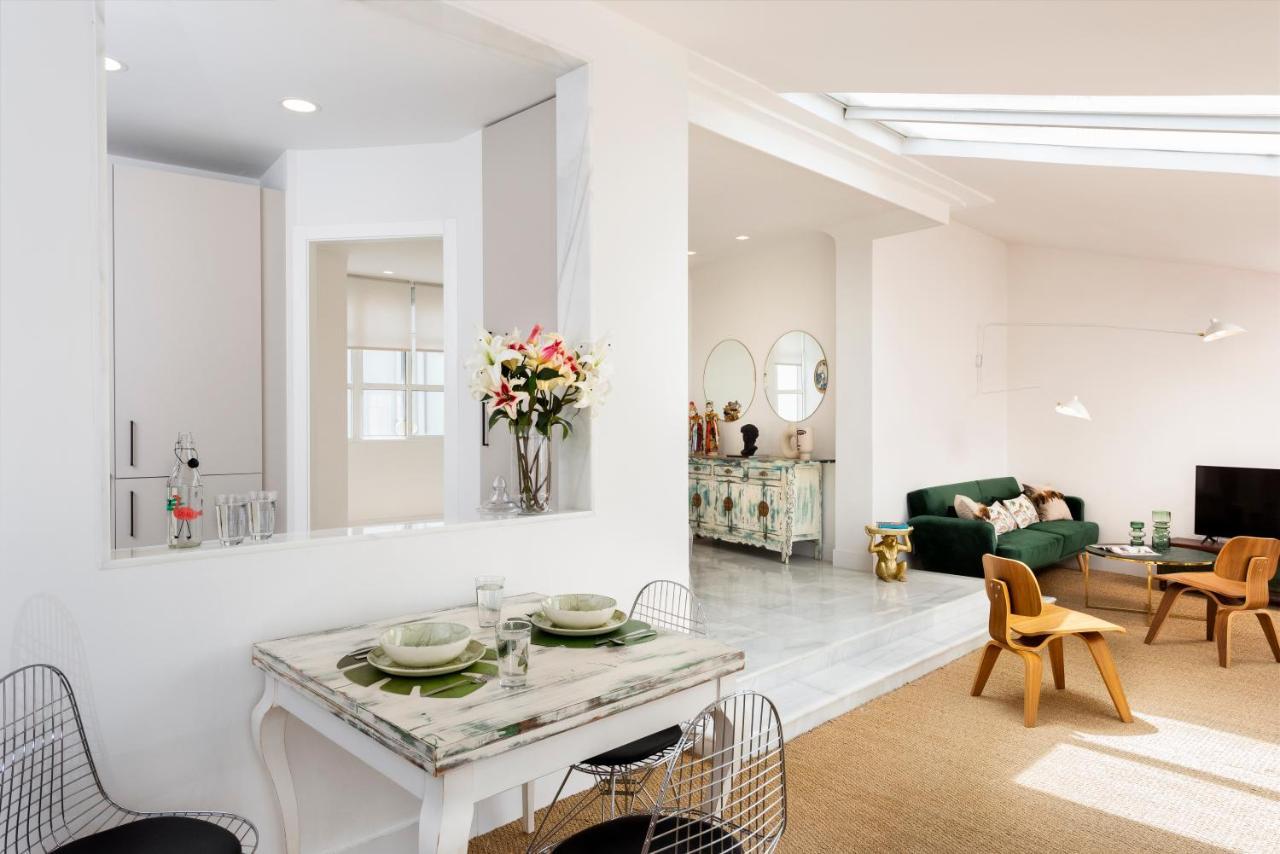 Monkeys Apartments Luxury Penthouse Cathedral & Terrace Siviglia Esterno foto